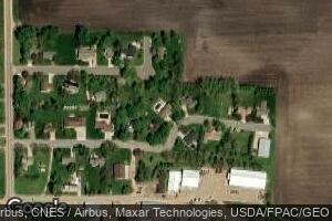 450 Pine Ave, Bird Island, MN 55310