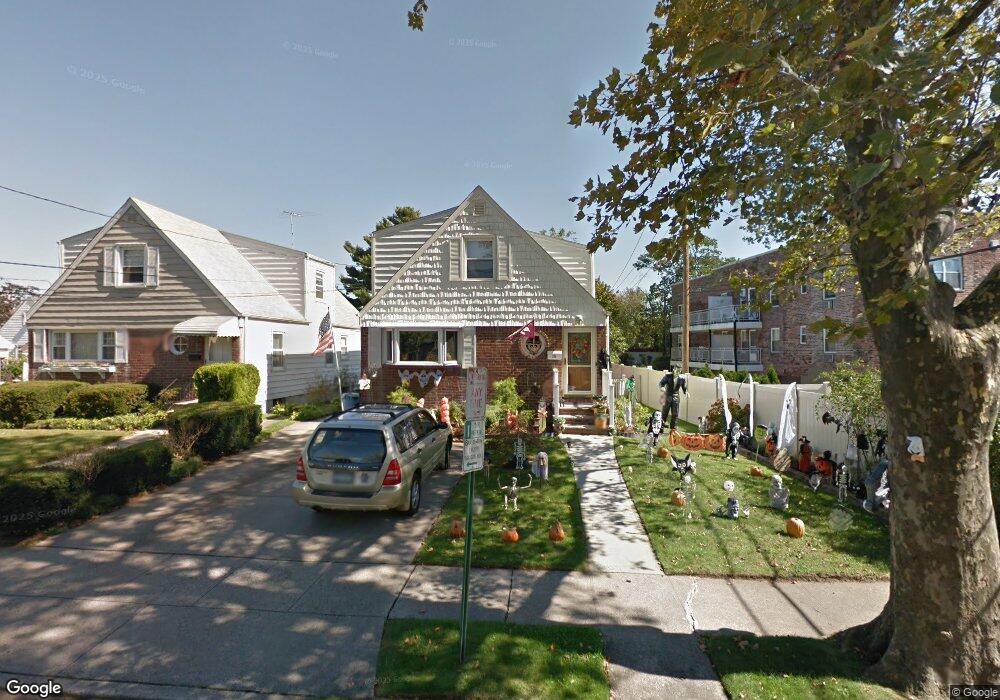 19 Daley Place unit lower, Lynbrook, NY 11563 - photo 1