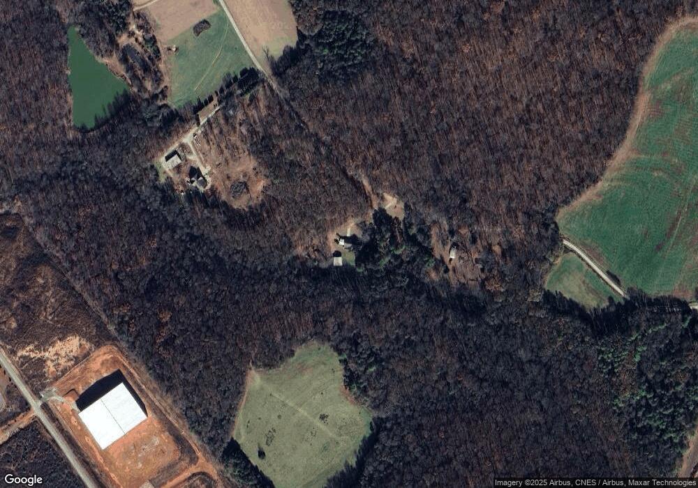 679 One Mile Ln, Carnesville, GA 30521 - photo 1