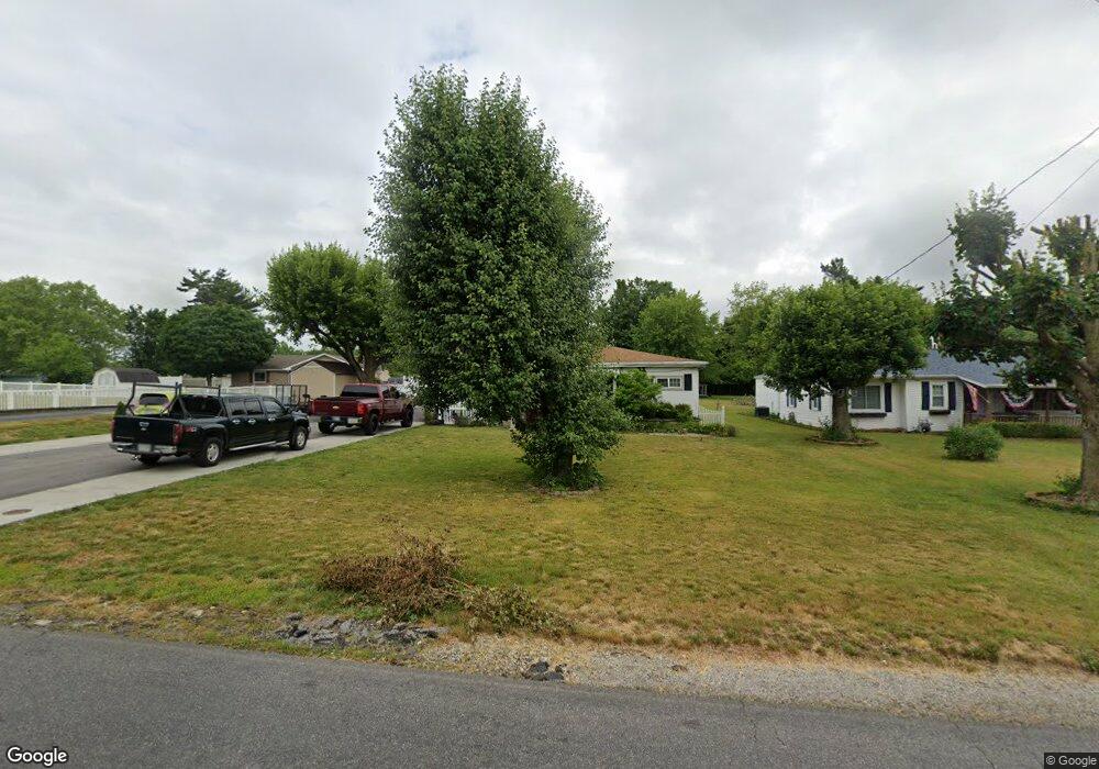 604 E Kelly Rd, Frankfort, IN 46041 - photo 1