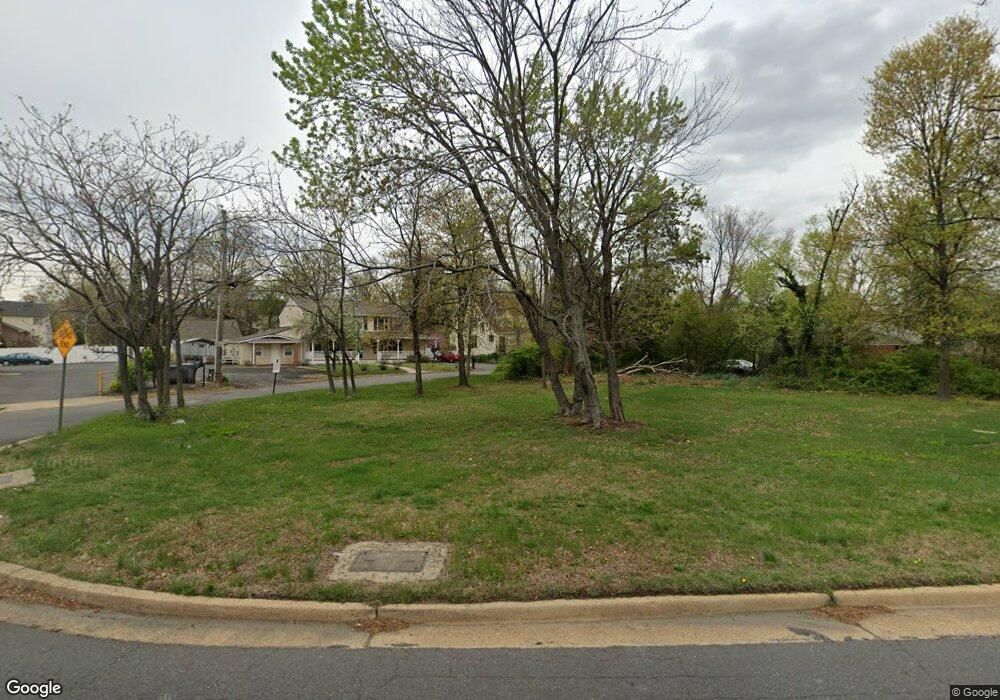 4716 Gloucester Rd, Alexandria, VA 22312 - photo 1