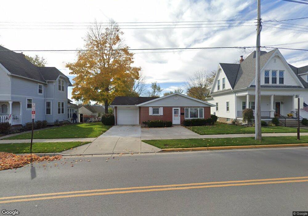 415 Defiance St, Wapakoneta, OH 45895 - photo 1