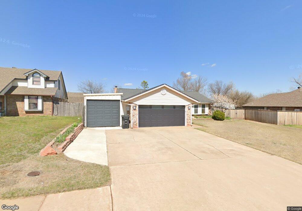 1233 Northridge Rd, Moore, OK 73160 - photo 1