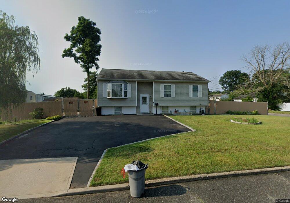 1700 Wave Ave, Medford, NY 11763 - photo 1