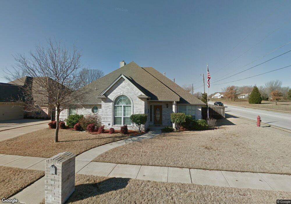 7421 Comis Dr, North Richland Hills, TX 76182 - photo 1