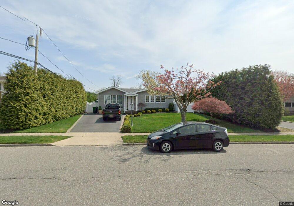 4 Rye Place, ComMacK, NY 11725 - photo 1