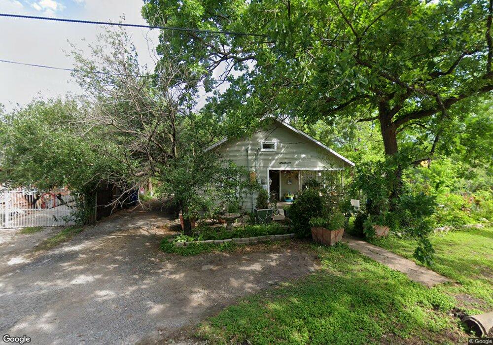 204 W Burnett St, Ennis, TX 75119 - photo 1