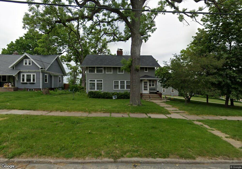 861 17th St SE, Cedar Rapids, IA 52403 - photo 1