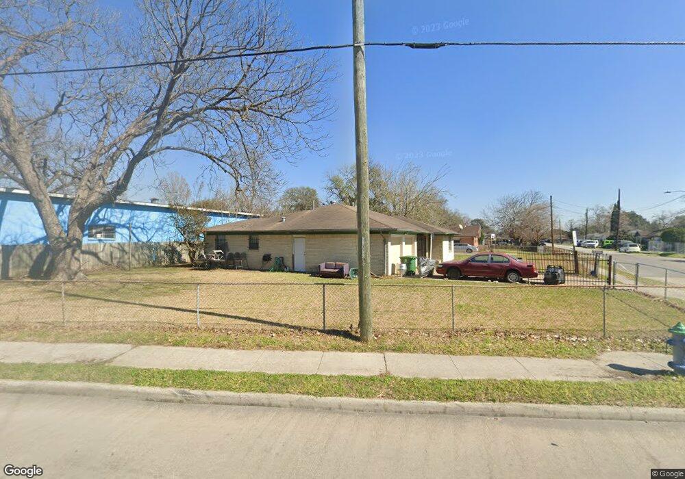 111 De Boll St, Houston, TX 77022 - photo 1