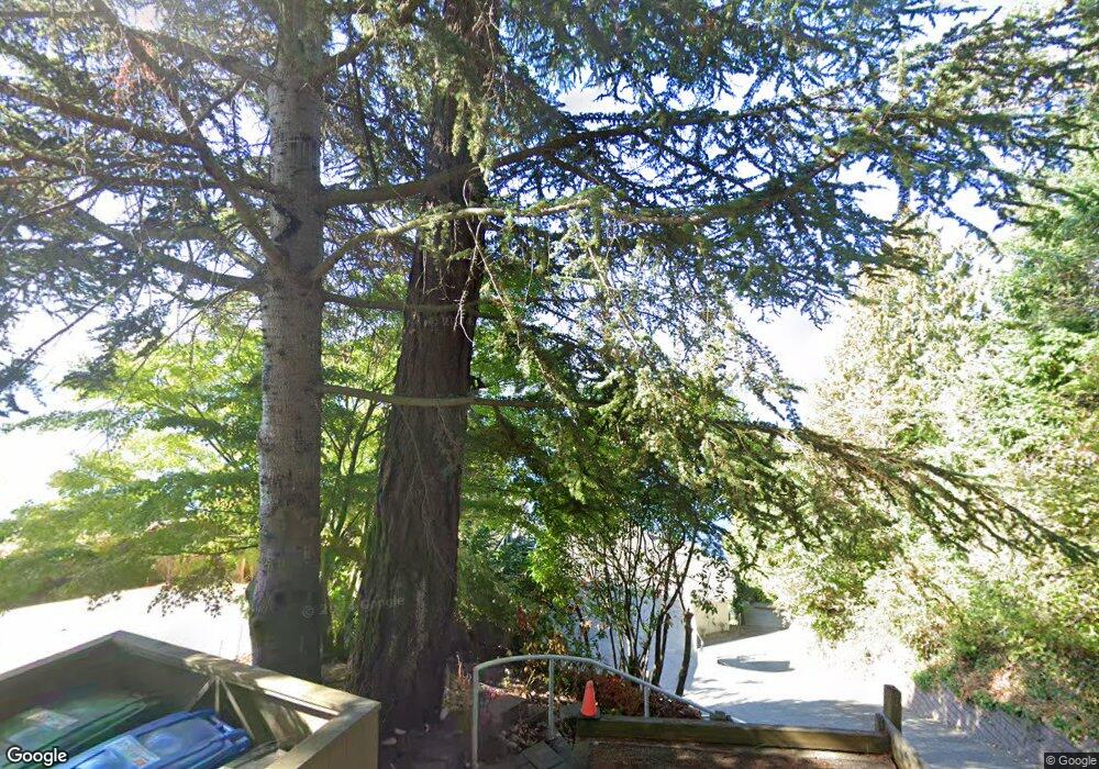 7701 W Mercer Way, Mercer Island, WA 98040 - photo 1