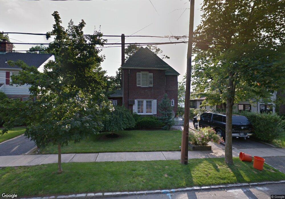 42 Essex Rd, Great Neck, NY 11023 - photo 1