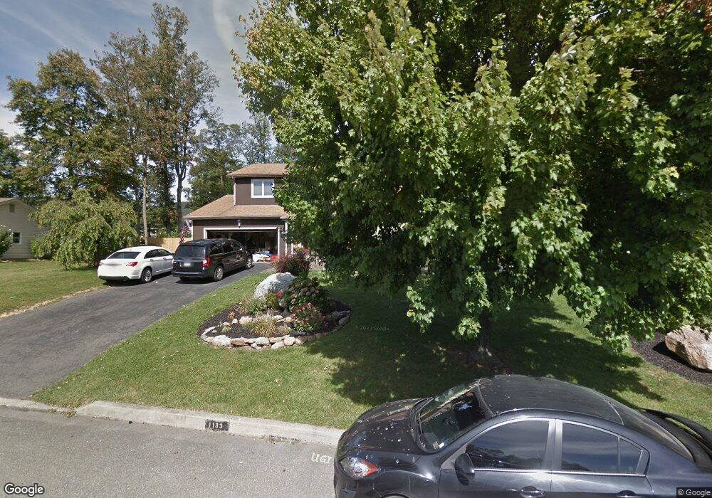 1183 Candlewood Dr, Pen Argyl, PA 18072 - photo 1