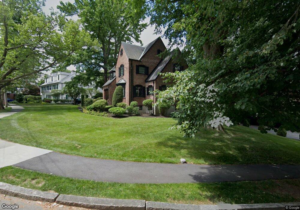 172 Walnut Hill Rd, Chestnut Hill, MA 02467 - photo 1