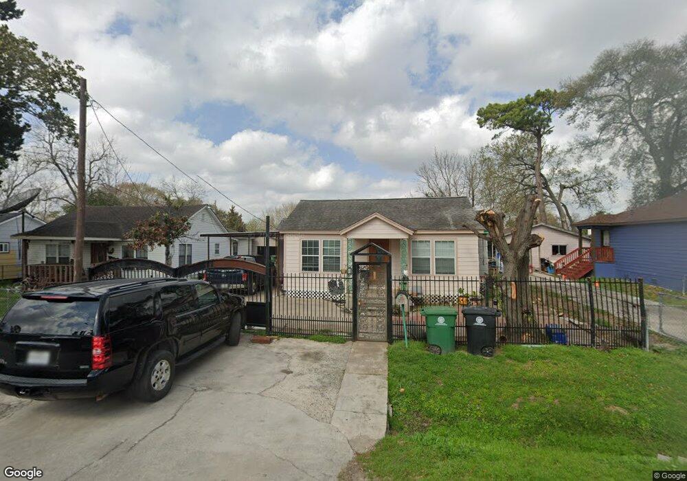221 Fichter St, Houston, TX 77022 - photo 1