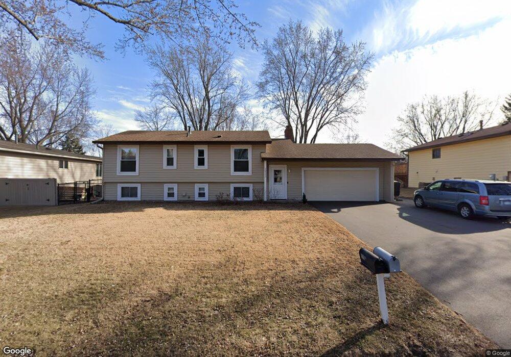 10531 101st Place N, Maple Grove, MN 55369 - photo 1
