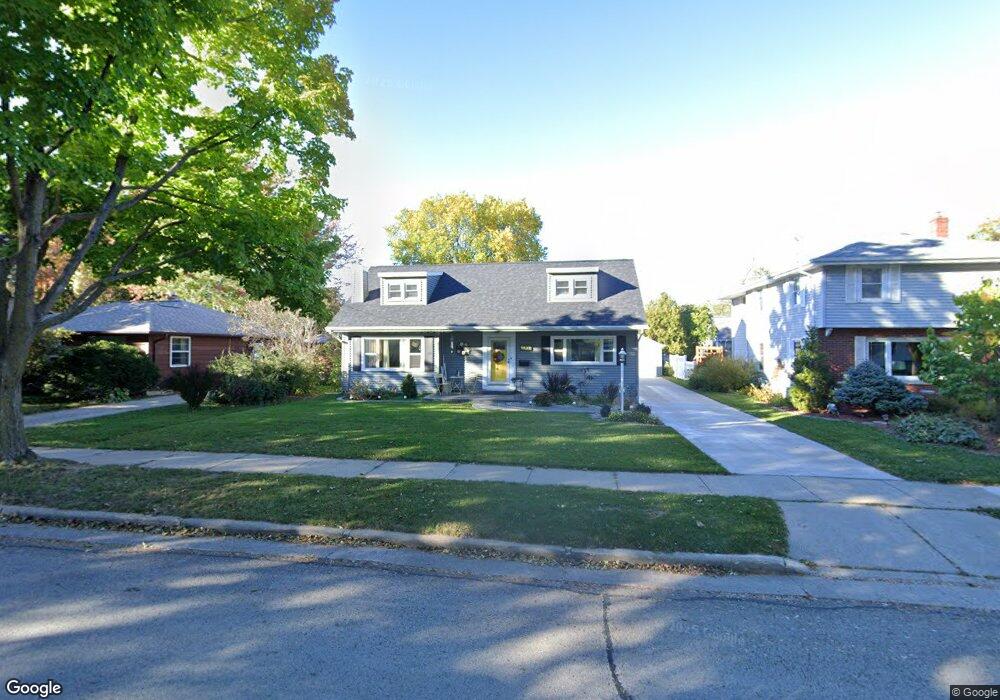 1200 W Parkway Blvd, Appleton, WI 54914 - photo 1