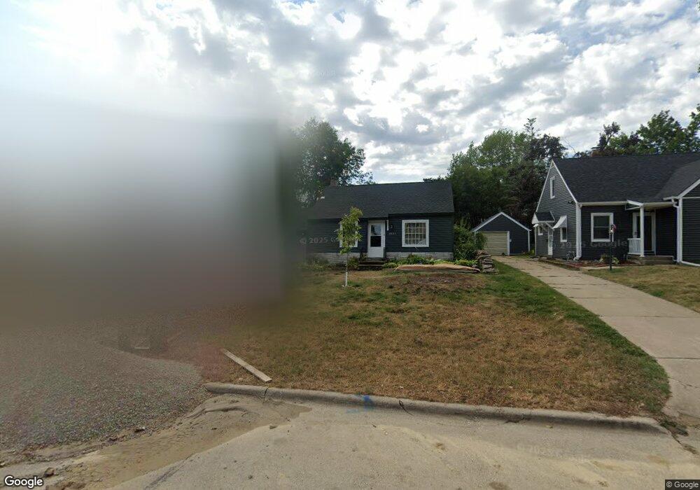 3021 11th Ave SE, Cedar Rapids, IA 52403 - photo 1