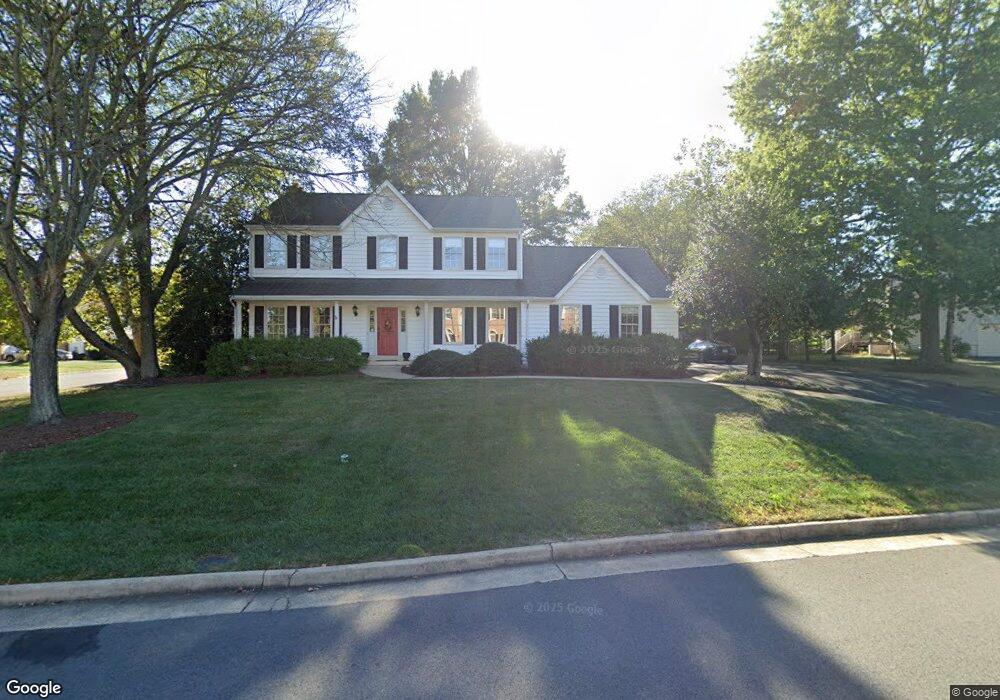 6216 Point Cir, Centreville, VA 20120 - photo 1