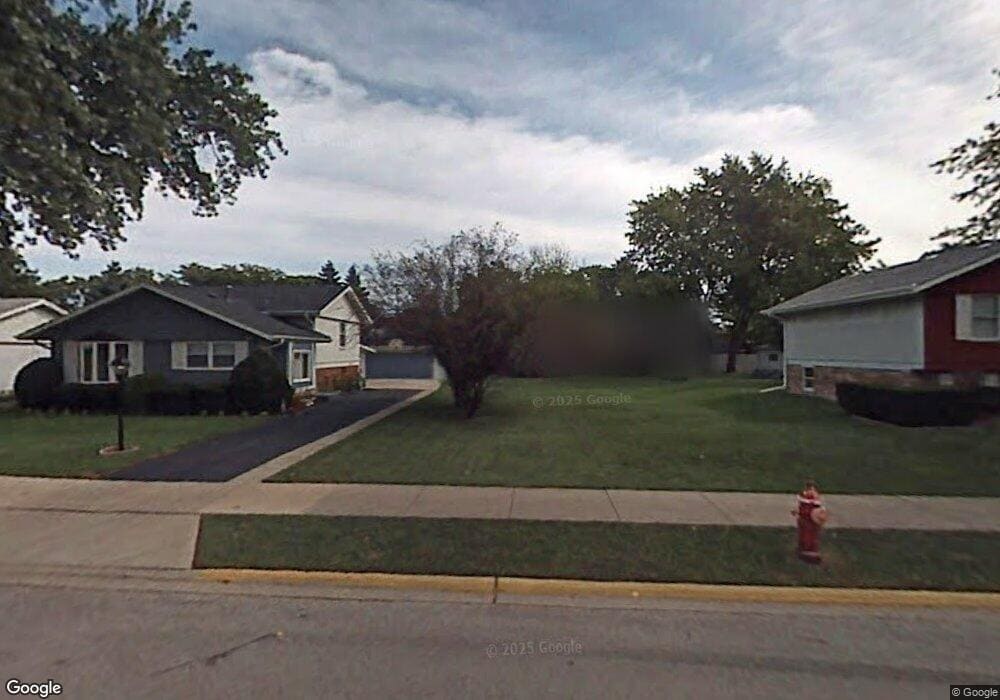 1749 Chestnut St, Des Plaines, IL 60016 - photo 1