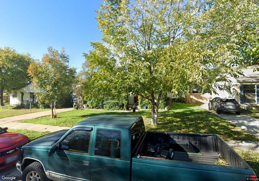 629 Ouida St, Grand Prairie, TX 75051 - photo 1