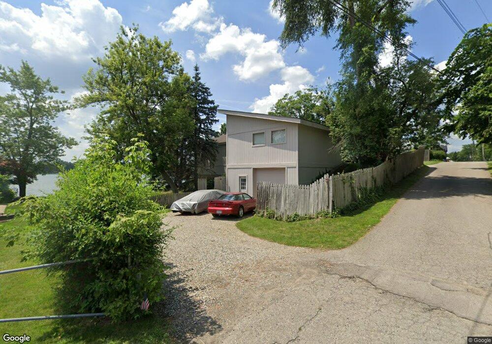 4869 Grand Ct, West Bloomfield, MI 48324 - photo 1