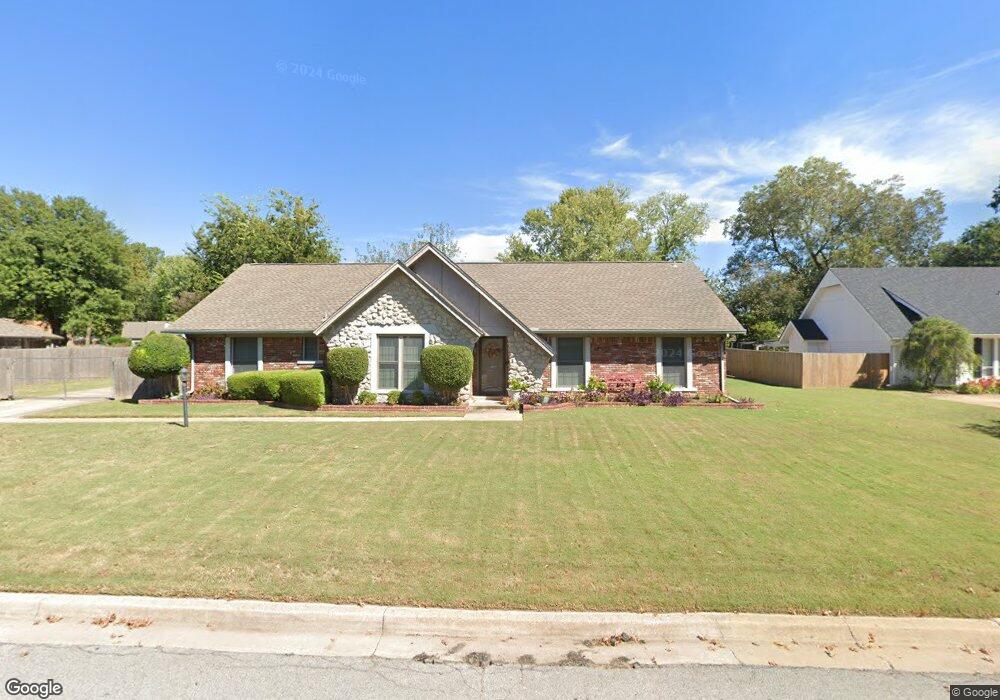 804 Millwood Rd, Broken Arrow, OK 74011 - photo 1