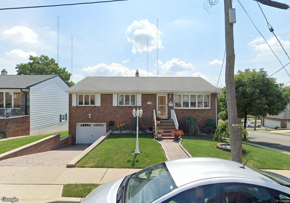 2 Lanza Ln, Secaucus, NJ 07094 - photo 1