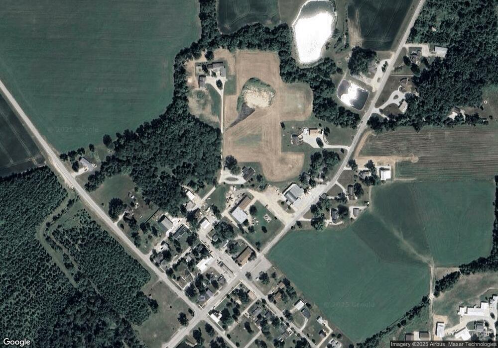 2715 SW Sycamore St, Bluffton, IN 46714 - photo 1