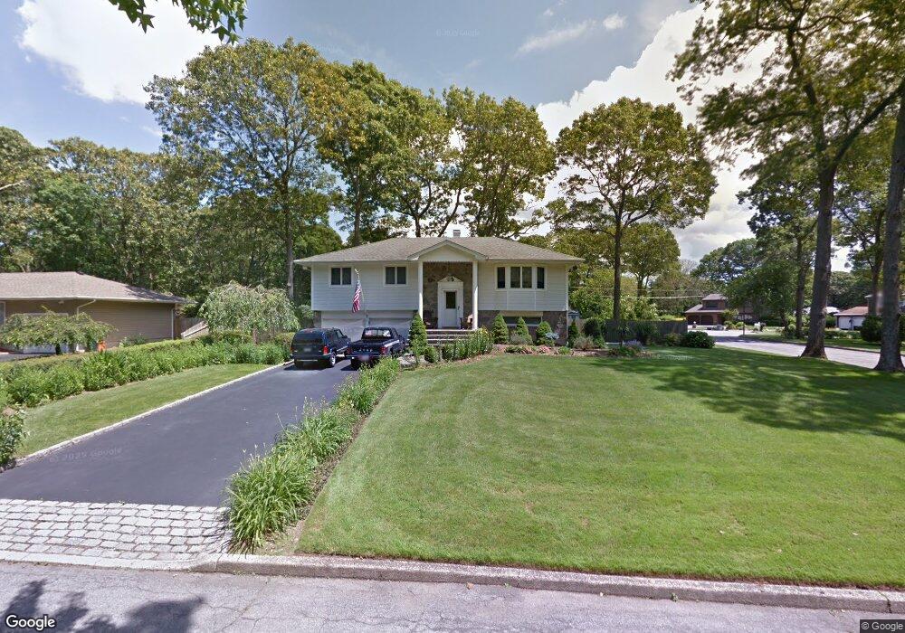 9 Partridge Dr, ComMacK, NY 11725 - photo 1