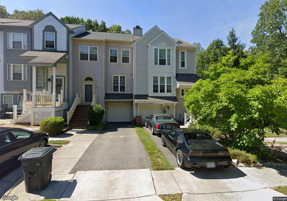 8300 Linden Oaks Ct, Lorton, VA 22079 - photo 1