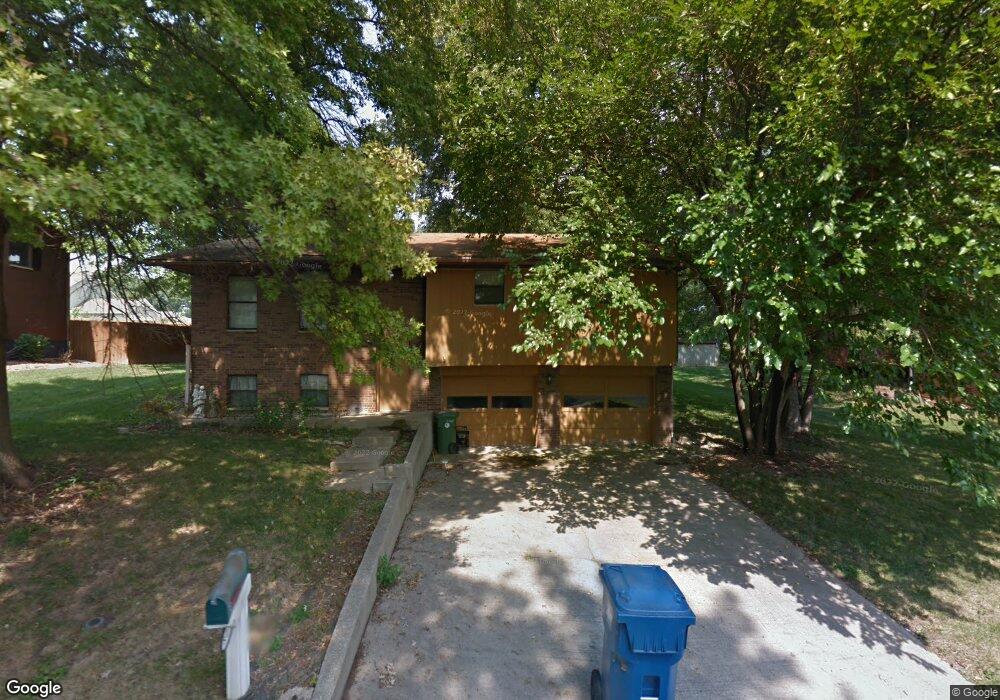 802 Bauer Ln, Maryville, IL 62062 - photo 1