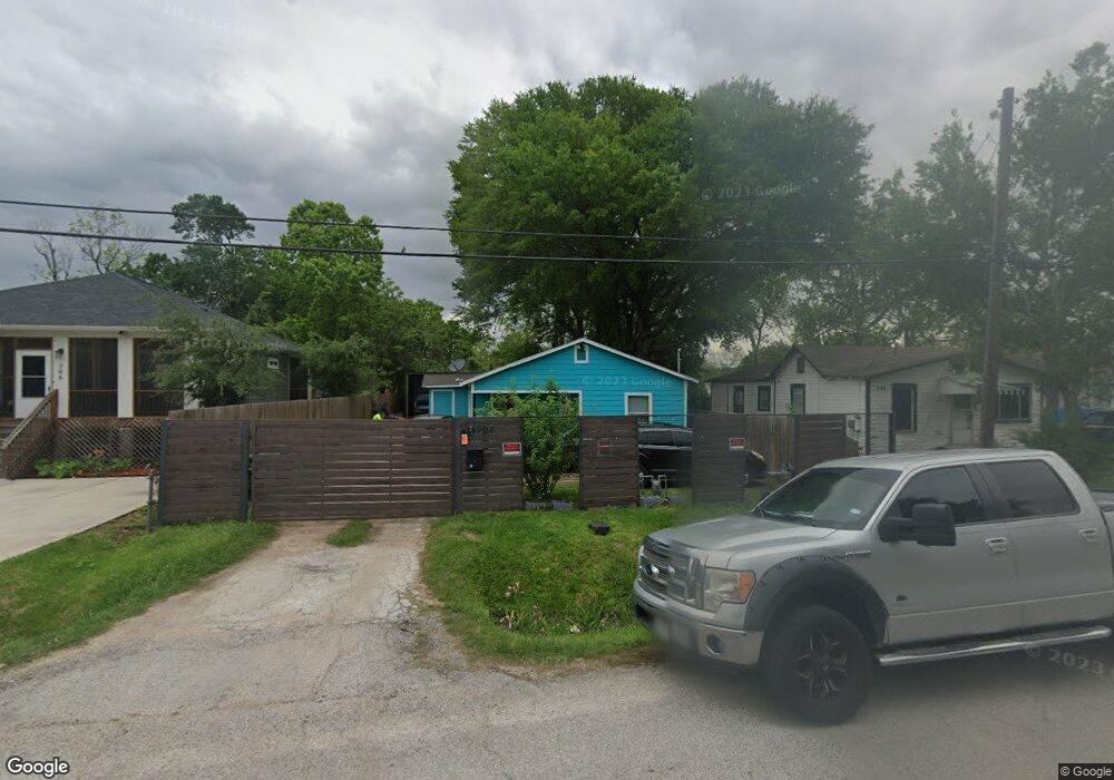 794 Dillard St, Houston, TX 77091 - photo 1