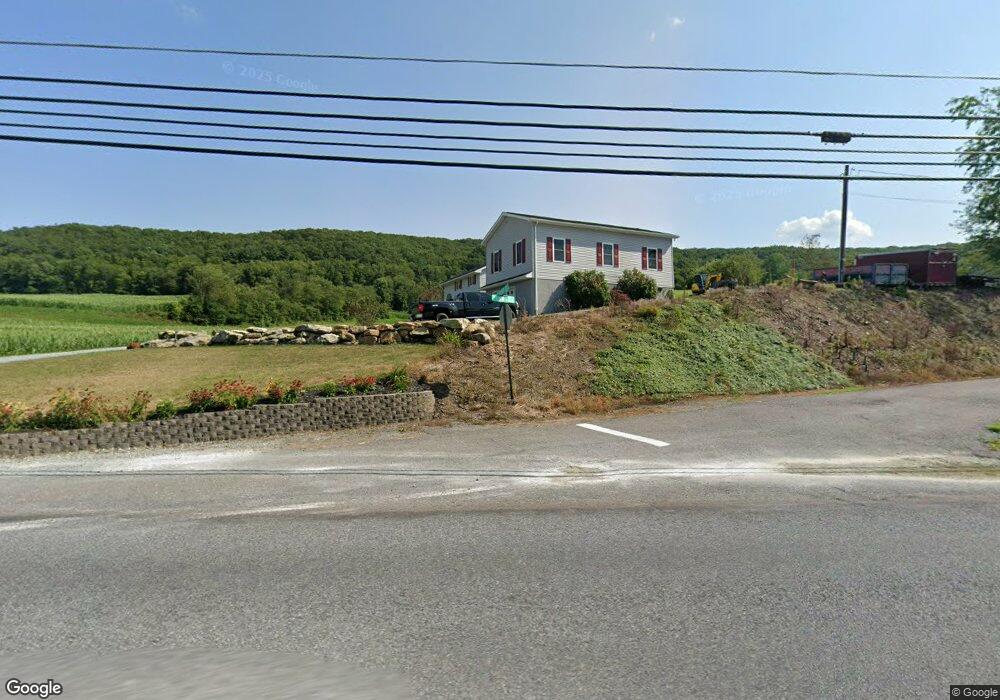 966 Penn Dr, Tamaqua, PA 18252 - photo 1