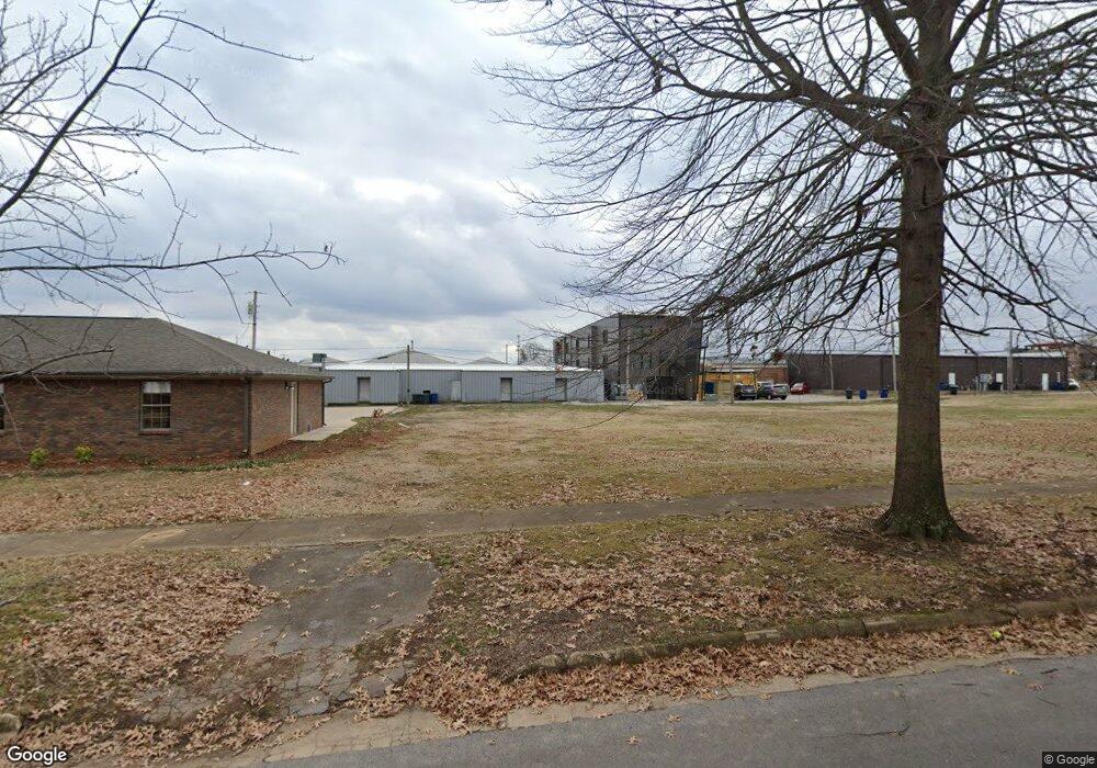 422 E Mobile St, Florence, AL 35630 - photo 1