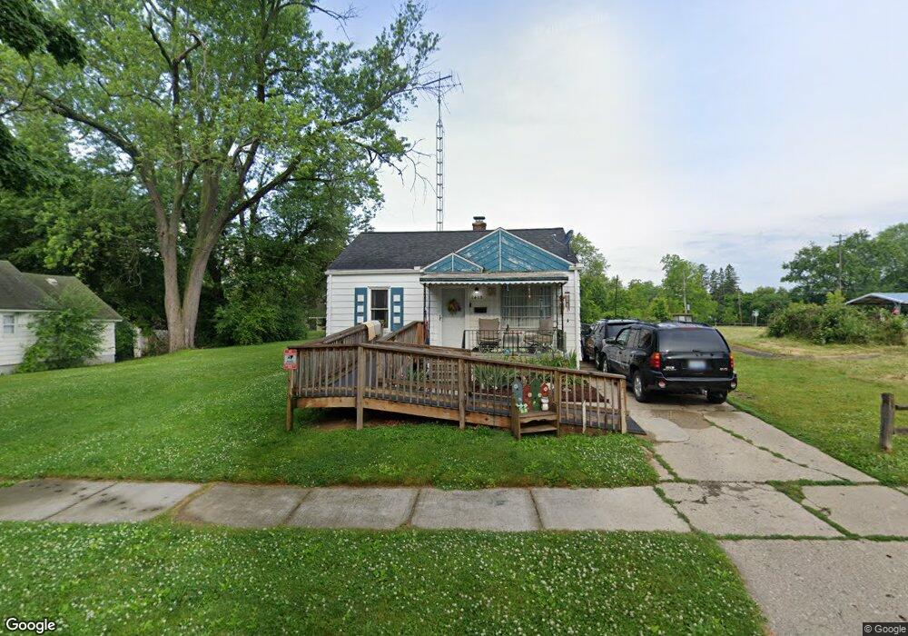 1413 Maplewood Ave, Flint, MI 48506 - photo 1
