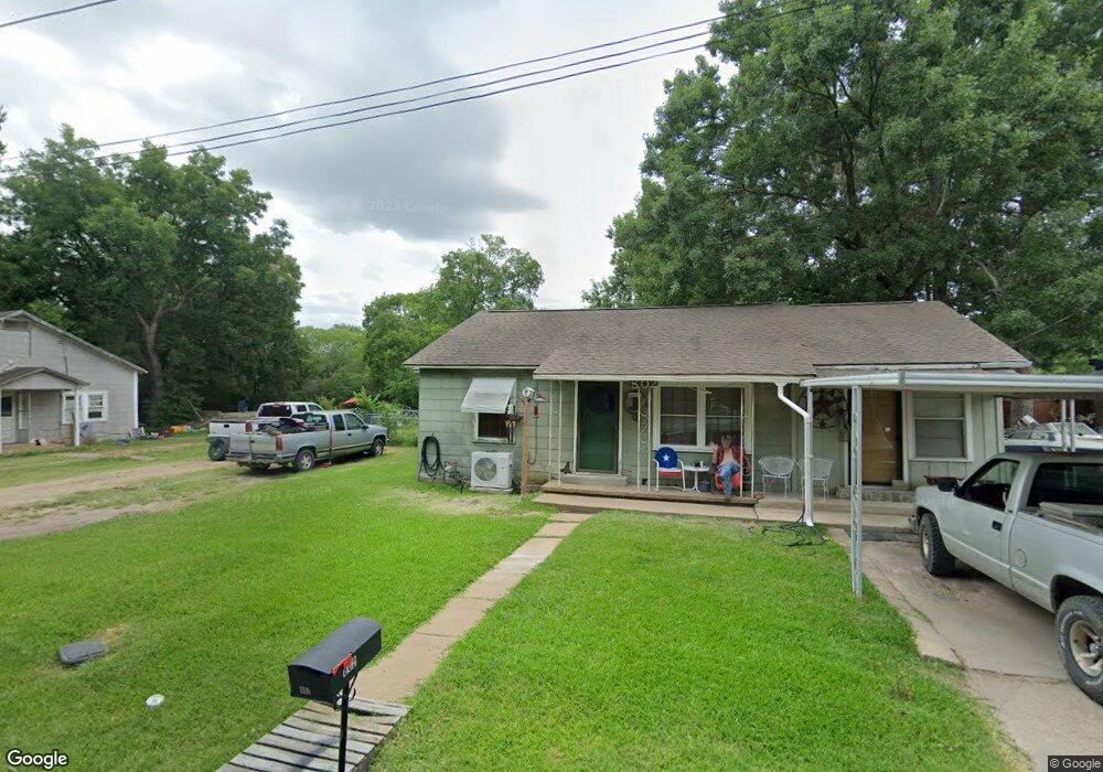802 E 14th St, Bonham, TX 75418 - photo 1