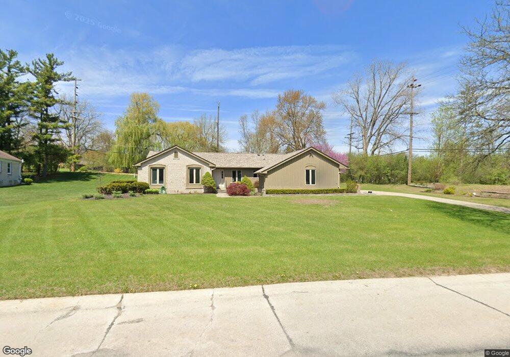 1585 Ashover Dr, Bloomfield Hills, MI 48304 - photo 1