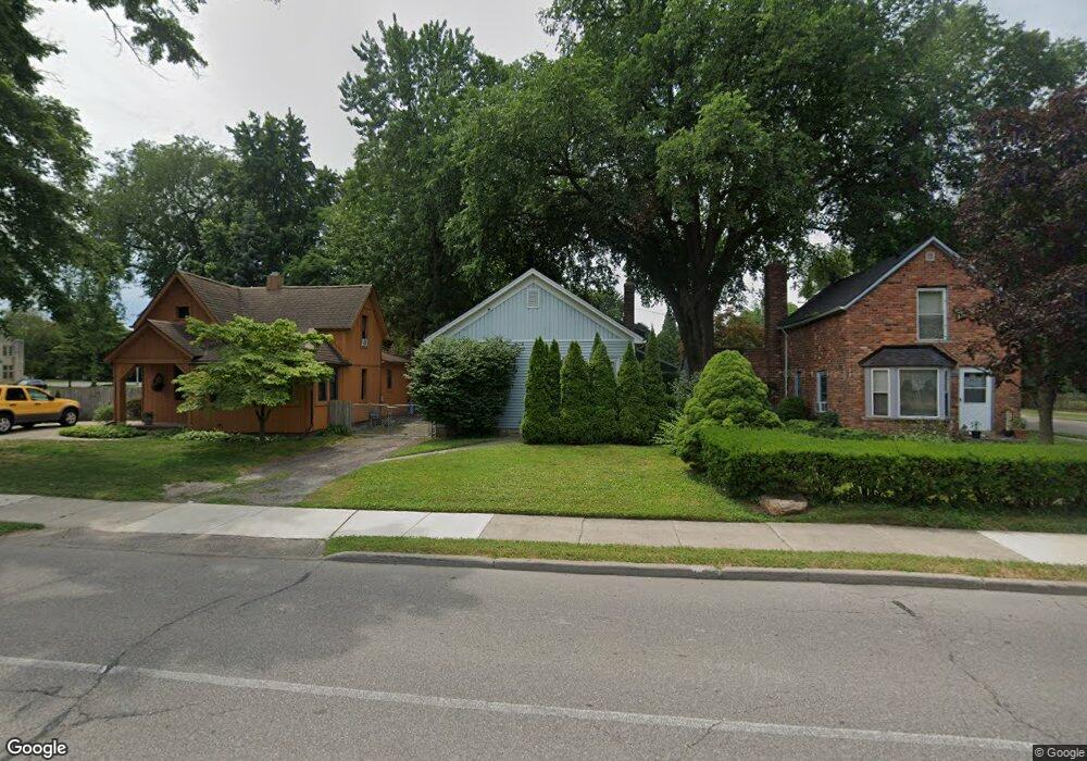 233 Moross Rd, Grosse Pointe Farms, MI 48236 - photo 1