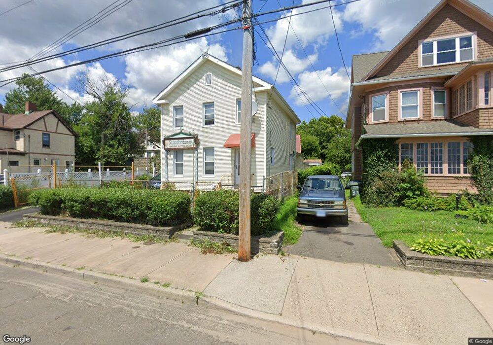 382 Seaview Ave, Bridgeport, CT 06607 - photo 1