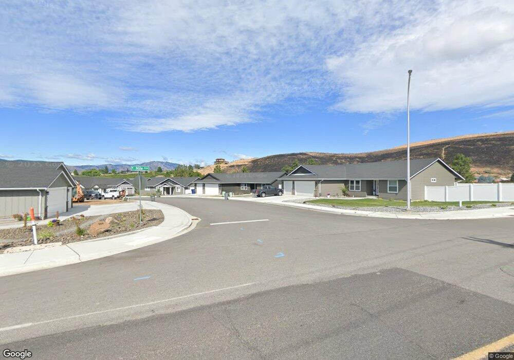 962 N Newport Loop, East Wenatchee, WA 98802 - photo 1