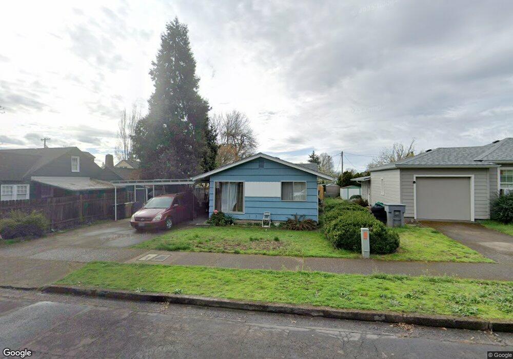 916 SW 11th Ave, Albany, OR 97321 - photo 1