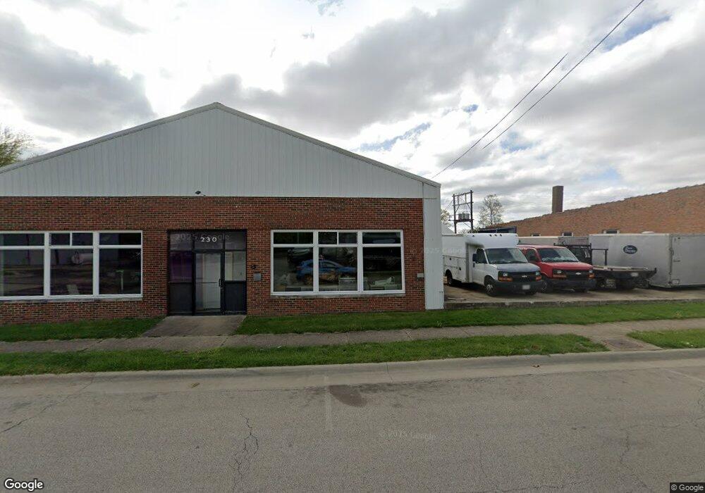 220 N Chicago St, Lincoln, IL 62656 - photo 1