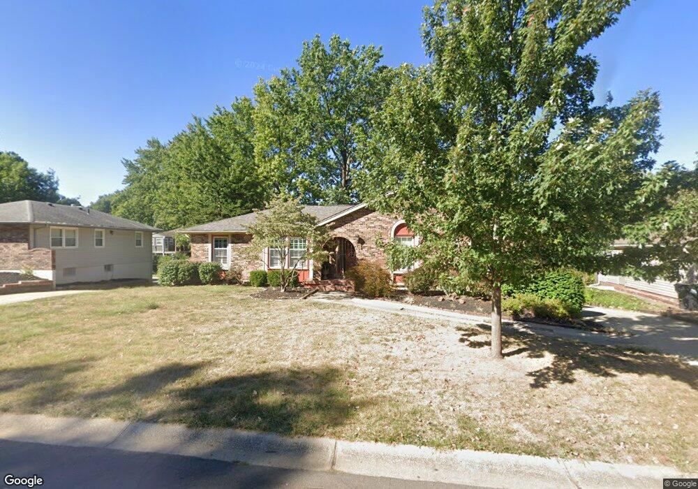 913 NW 12th St, Blue Springs, MO 64015 - photo 1