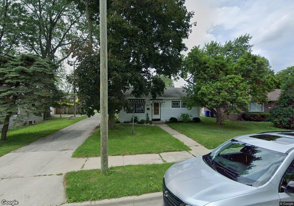 912 Chestnut St, Waukegan, IL 60085 - photo 1