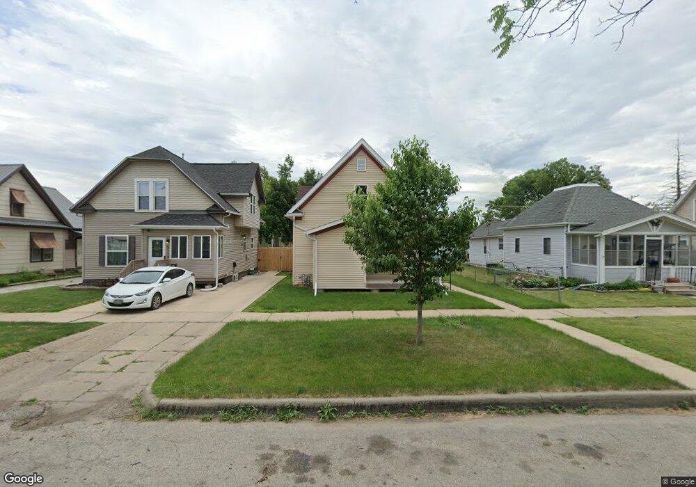 515 10th St SW, Cedar Rapids, IA 52404 - photo 1