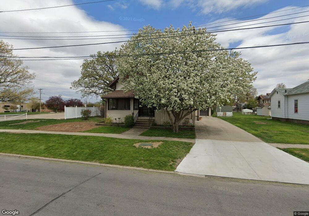 408 N 4th Ave E, Newton, IA 50208 - photo 1