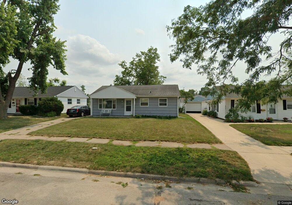 1611 10th Ave SW, Cedar Rapids, IA 52404 - photo 1