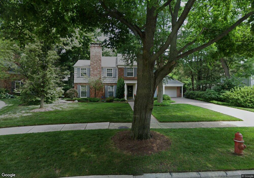 220 Stephens Rd, Grosse Pointe Farms, MI 48236 - photo 1
