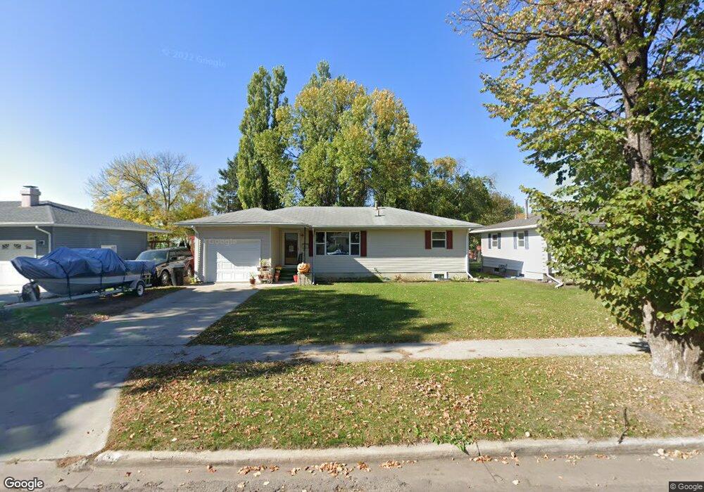 814 S 23rd St, Grand Forks, ND 58201 - photo 1
