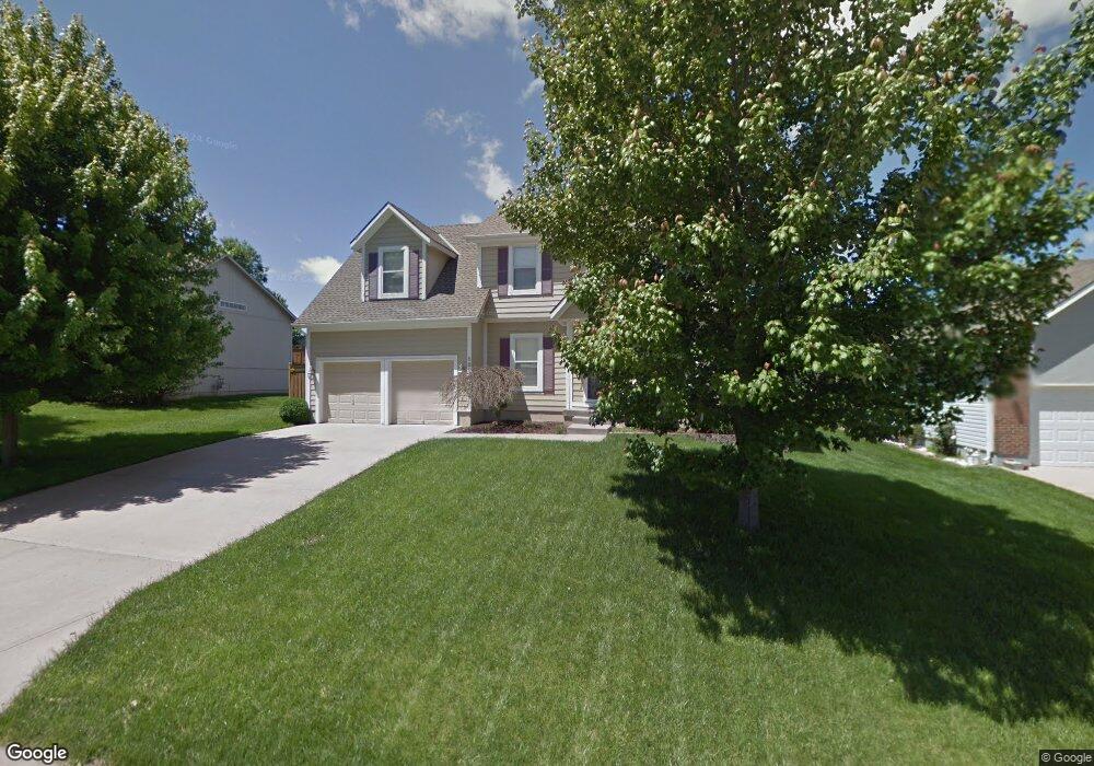 5836 Meadow Sweet Ln, Shawnee, KS 66226 - photo 1